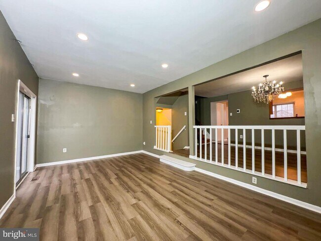 Foto del edificio - 8202 Ashford Blvd