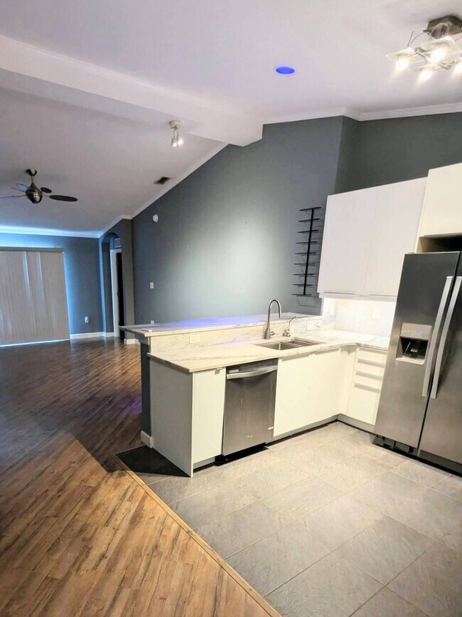 Foto del edificio - 5339 Peach Blossom Blvd