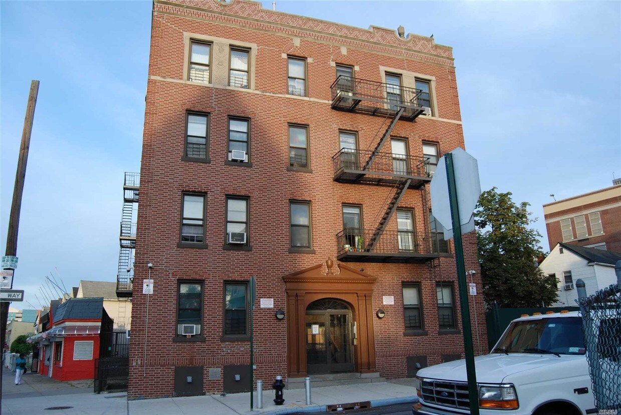 Primary Photo - 1 bedroom in Jamaica NY 11435