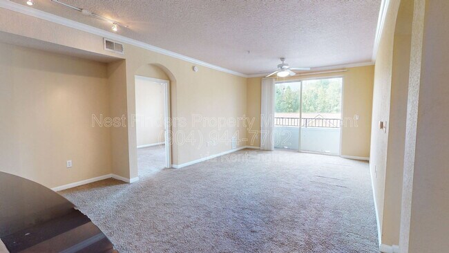 Foto del edificio - 8539 Gate Pkwy W