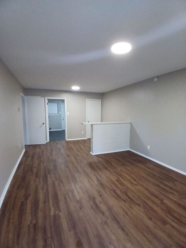 Primary Photo - Fully Renovated 2 Bedroom 1 Bath Duplex | ...