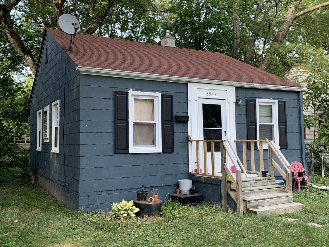 homes for rent in harper woods mi