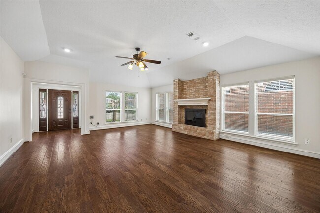 Building Photo - 6511 Pauma Dr