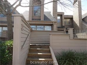 Foto principal - 3122 Camelot Dr