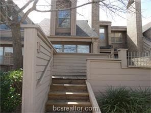 Primary Photo - 3122 Camelot Dr
