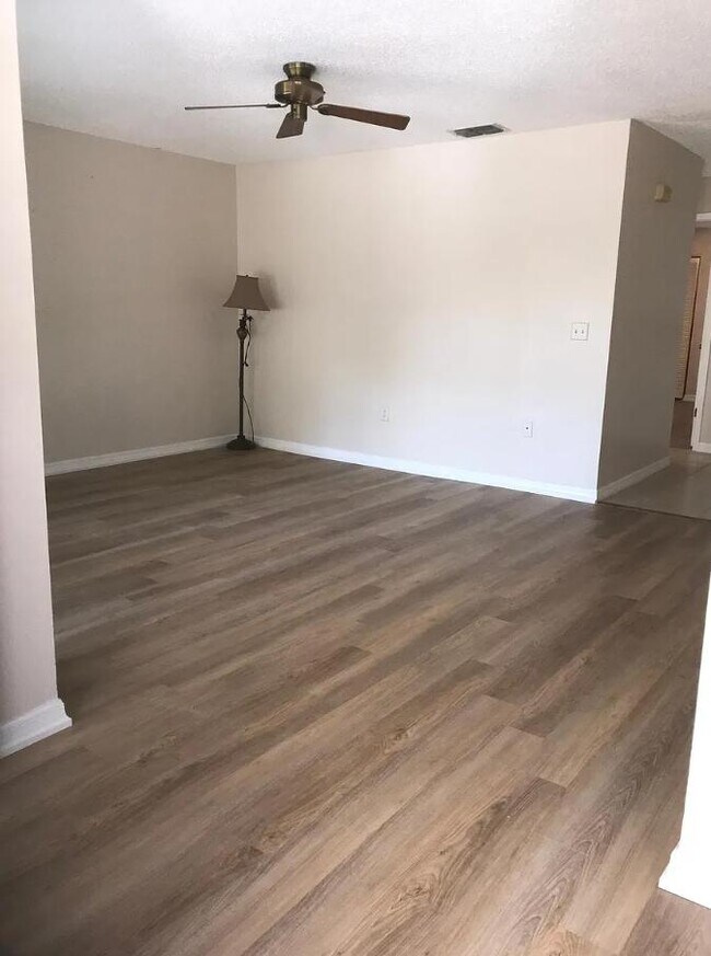 Foto del edificio - 9414 Nakoma Way