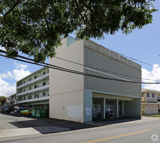 Building Photo - 3110 Winam Ave