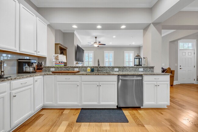 Building Photo - 7809 Monarch Dr