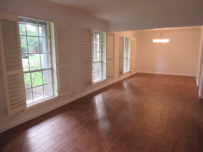 Foto del edificio - 17318 Edsall Dr