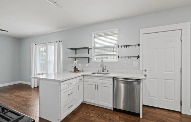 Building Photo - Charming 2BR House in Sacramento