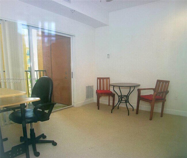 Foto del edificio - 6001 SW 70th St