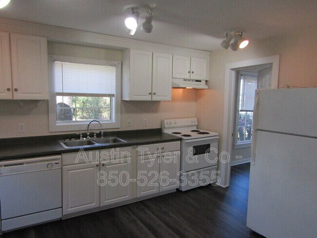 Building Photo - 4254 Kelson Ave