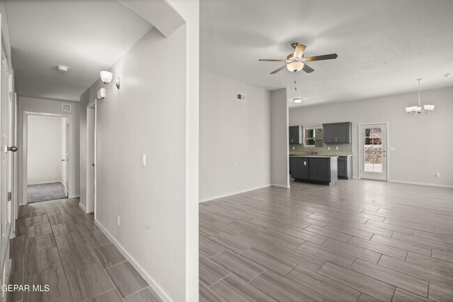 Foto del edificio - 629 Cedarwood Ave