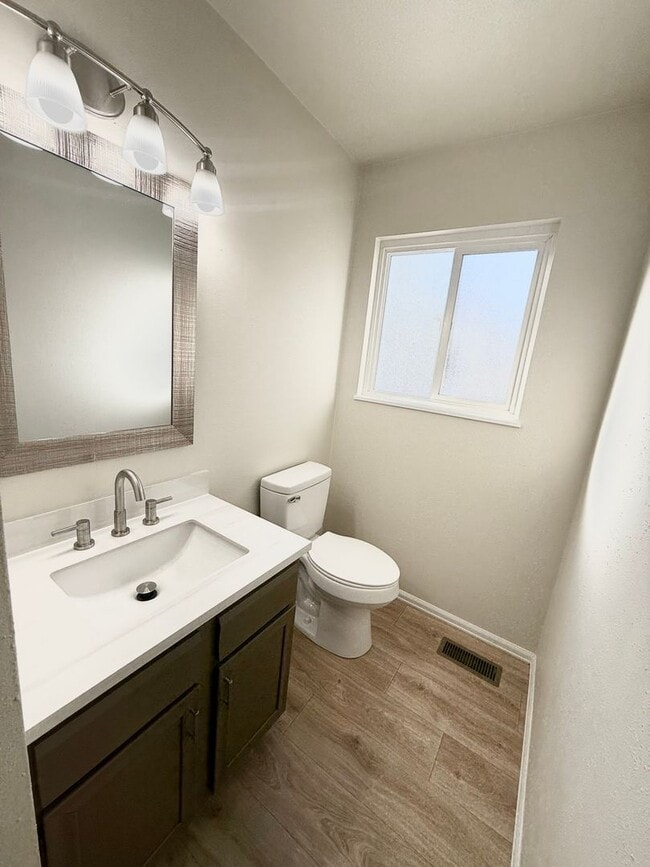 Building Photo - Beautiful Home on Picket for Rent!