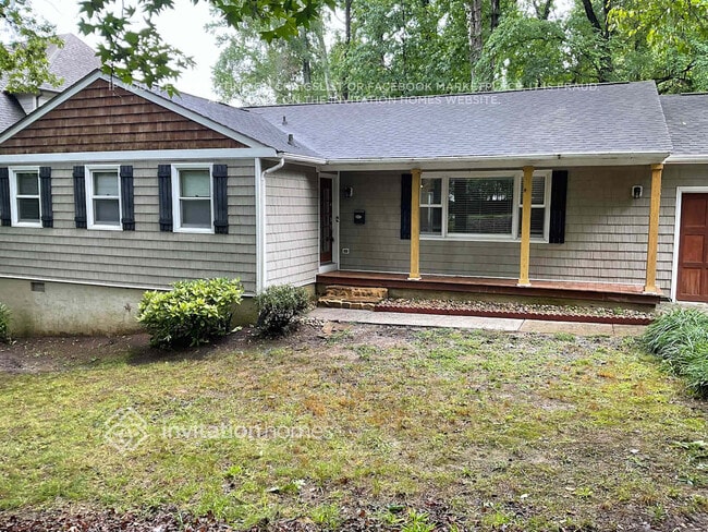 Building Photo - 400 N Sharon Amity Rd