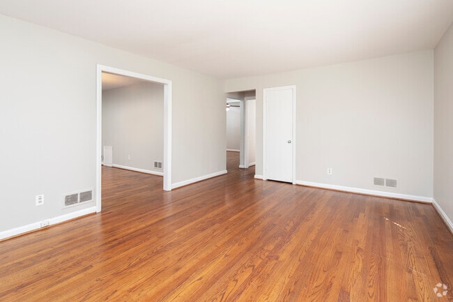 2 BR, 1 BA, 860 SF - Cahaba Park Apartments