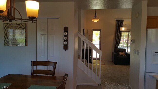 Building Photo - 4 br, 2.5 bath House - 9668 South Castle R...