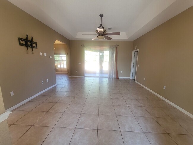 Foto del edificio - Beautiful 3/2/2 in the Heart of Spring Hill