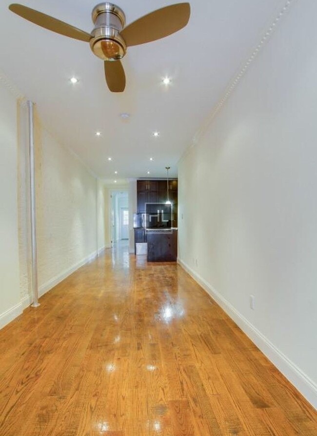 Foto del edificio - E 6TH ST.