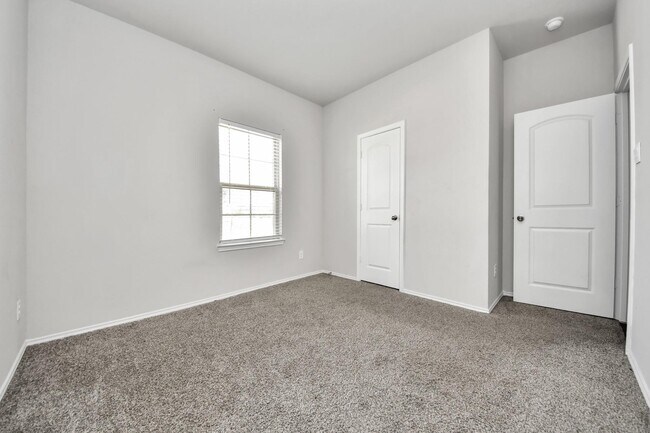 Building Photo - 21003 Seneca Willow Wy
