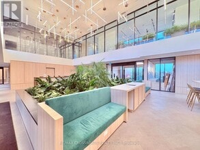 Building Photo - 3079 Trafalgar Rd