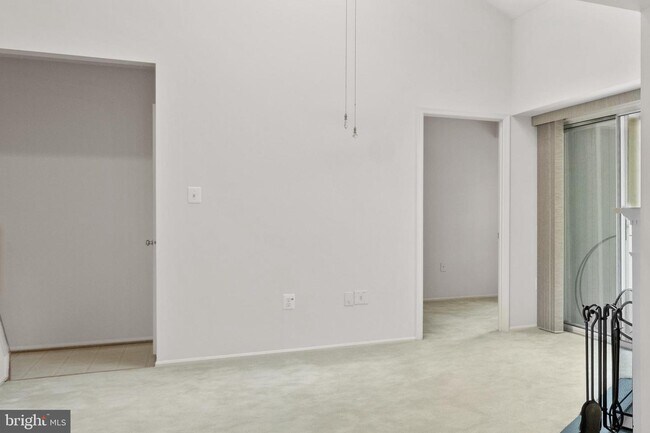 Building Photo - 7753 Inversham Dr