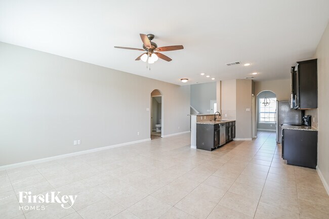 Building Photo - 710 Shady Meadow Ln