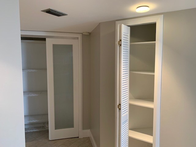 Hallway Storage - 400 E Colonial Dr