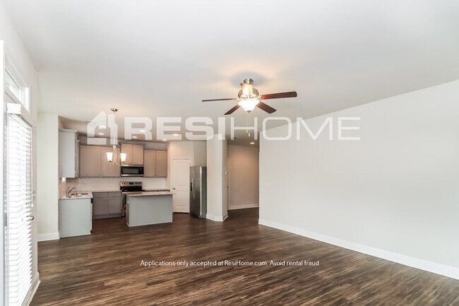 Foto del edificio - HOME FOR RENT!!