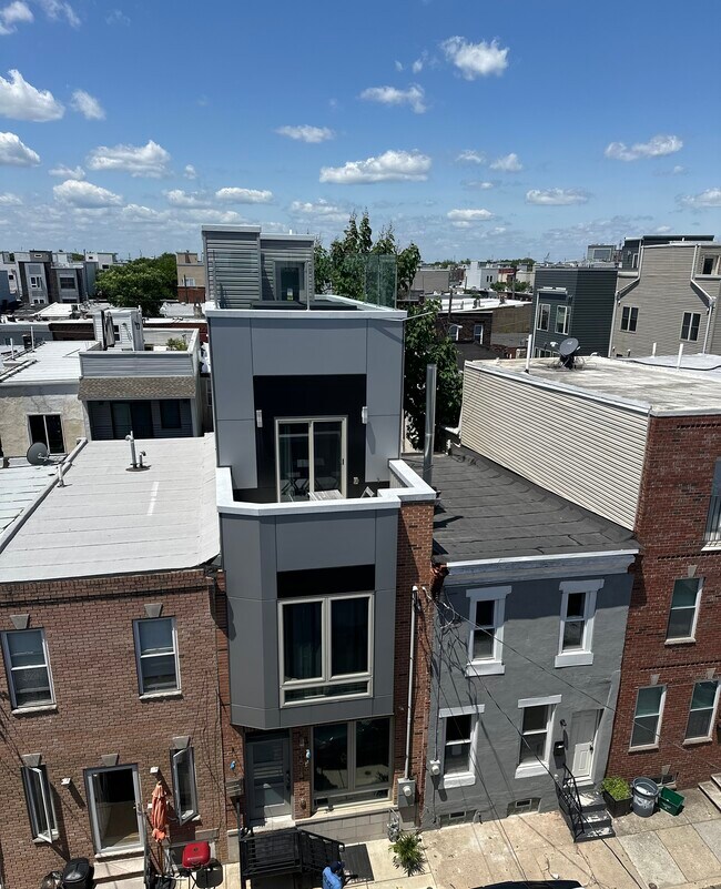 Building Photo - 1514 S Bouvier St