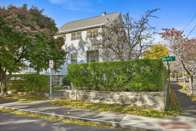 Photo - 158 Henry St Apartment