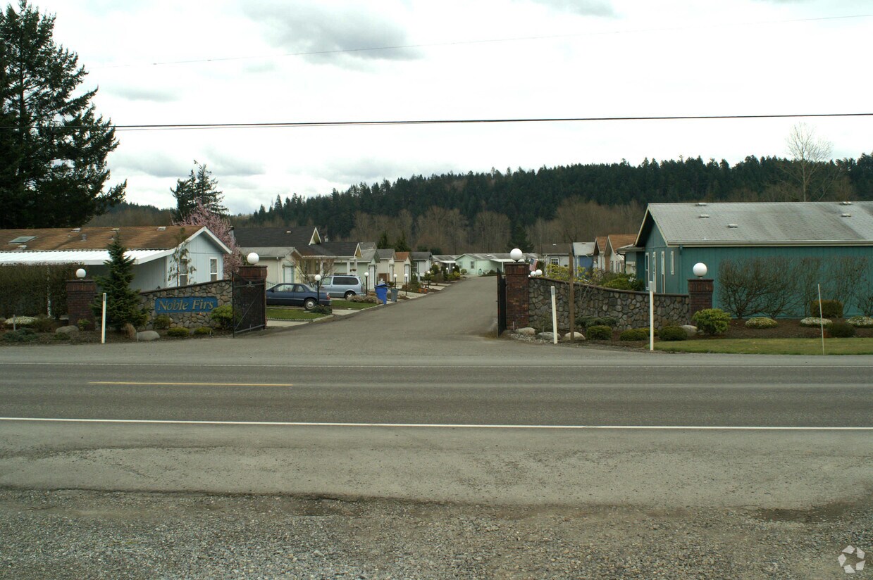 Noble Firs Mobile Home Park Apartments in Puyallup, WA