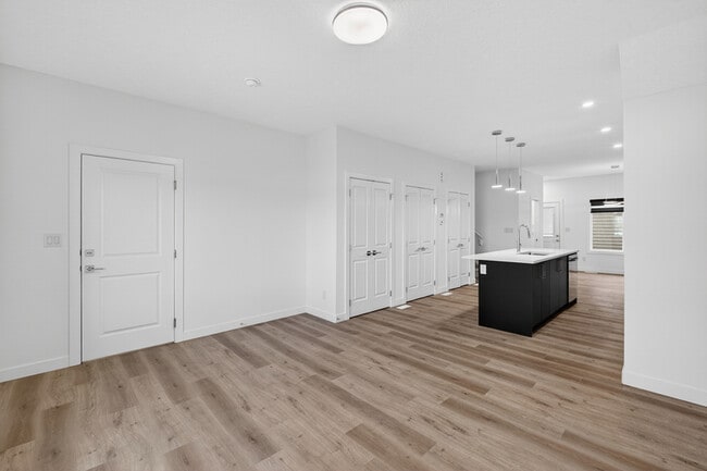 Building Photo - 26 Renwyck Pl