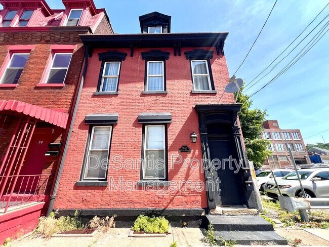 Foto del edificio - 1815 Locust St