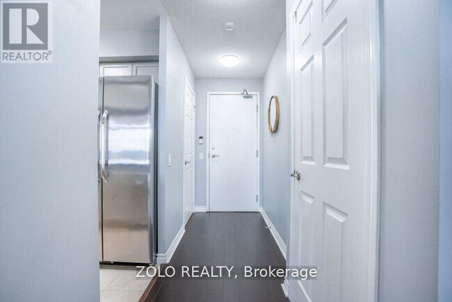 Building Photo - 18 Mondeo Dr