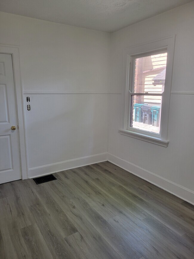 Bed 1 - 1130 Rutledge Ave