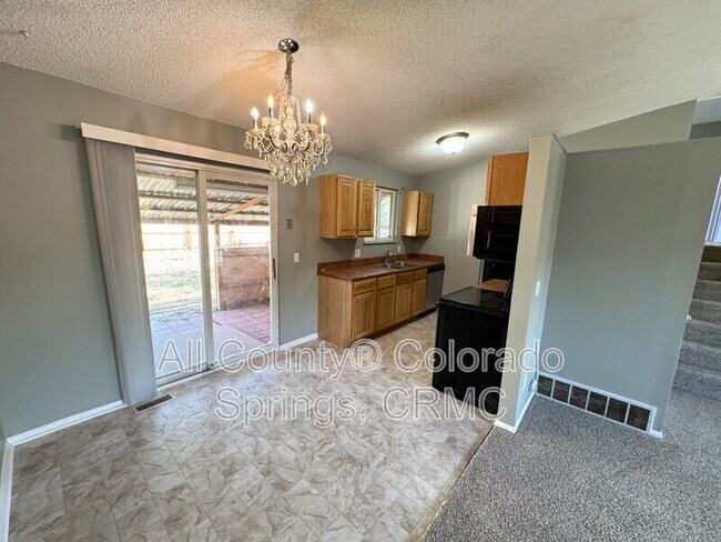 Foto del edificio - 2045 Grosbear Ln