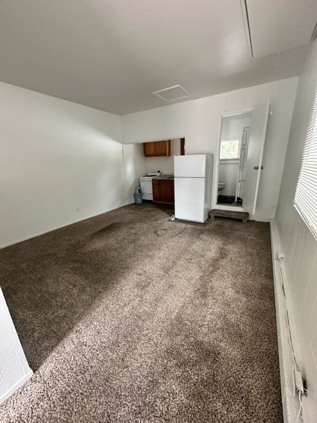 Building Photo - 2449 Ponderosa St