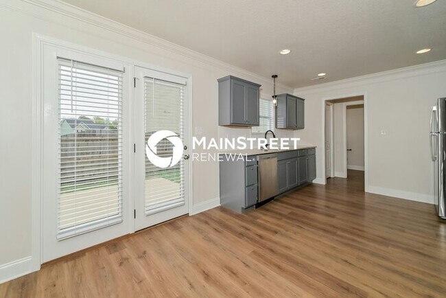 Foto del edificio - 3 Bedroom Pet-Friendly Home in KNOXVILLE, TN with Main Street Renewal