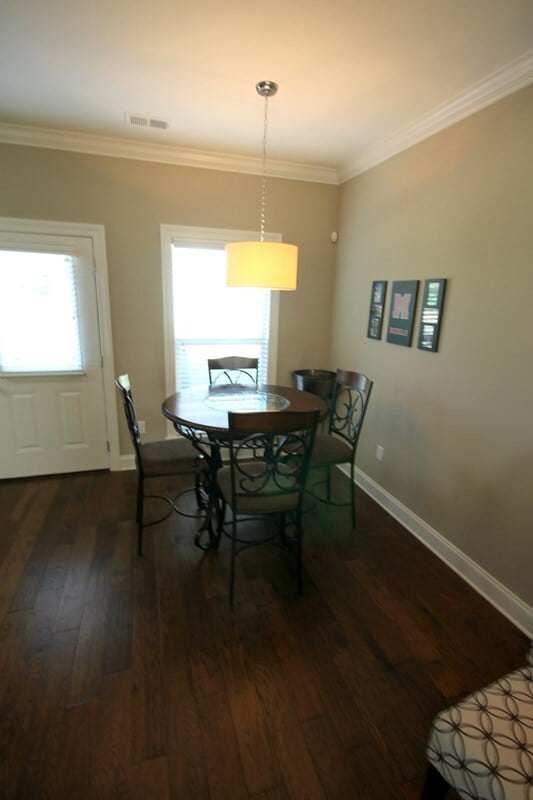 Building Photo - 104 Robbins Cir