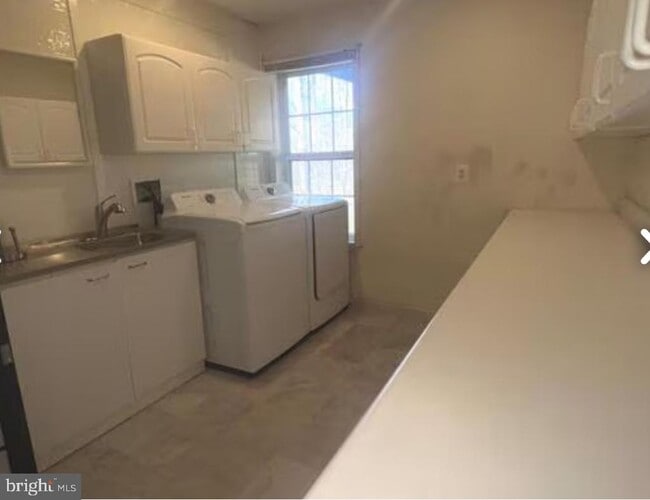 Foto del edificio - 9241 Greenshire Dr