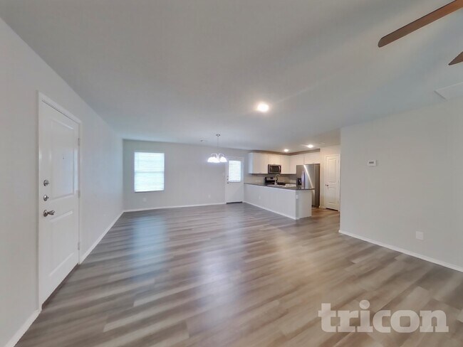 Building Photo - 102 Elizondo Way