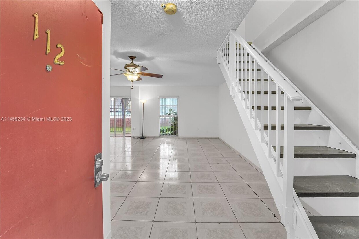 Foto principal - 8775 Park Blvd