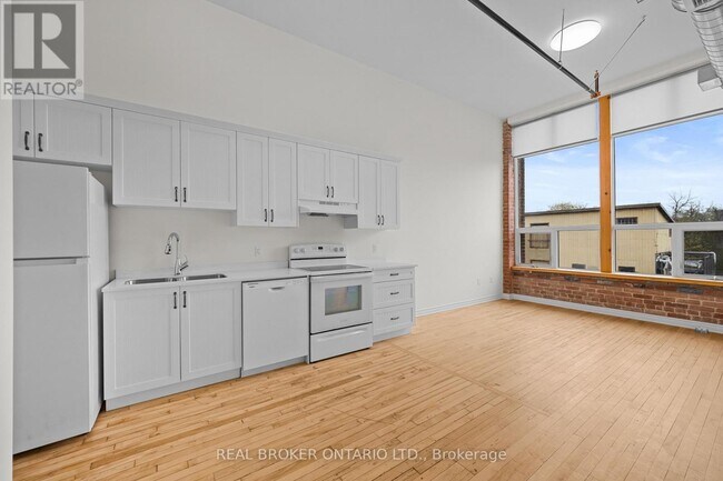 Photo du bâtiment - 150 Mill St