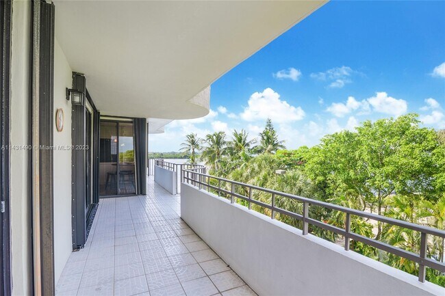 Building Photo - 12000 N Bayshore Dr