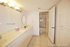 Foto del edificio - 17801 N Bay Rd