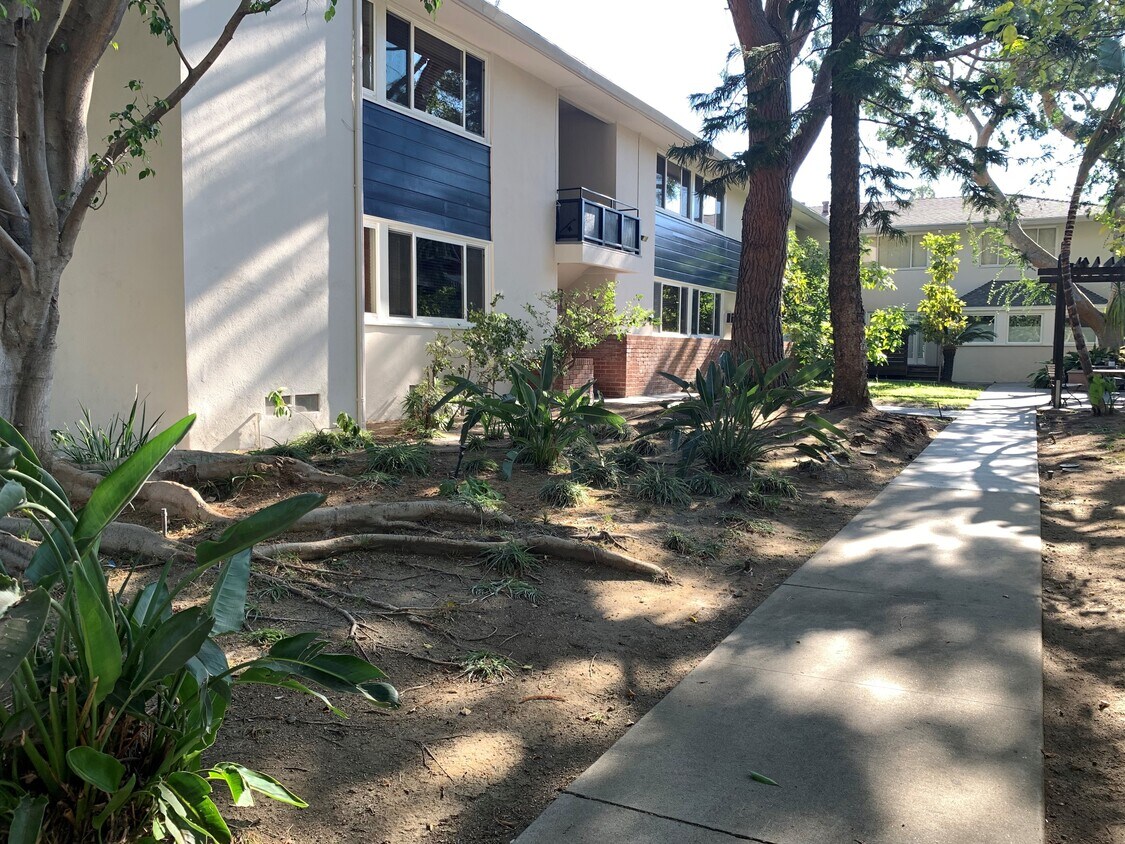 Foto principal - 1217 N Crescent Heights Blvd