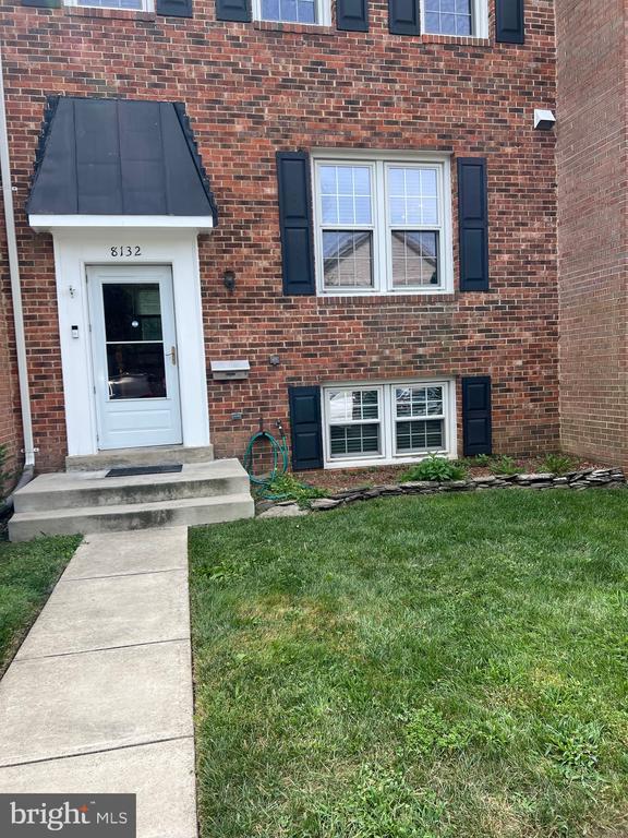 Foto principal - 8132 Sleepy View Ln