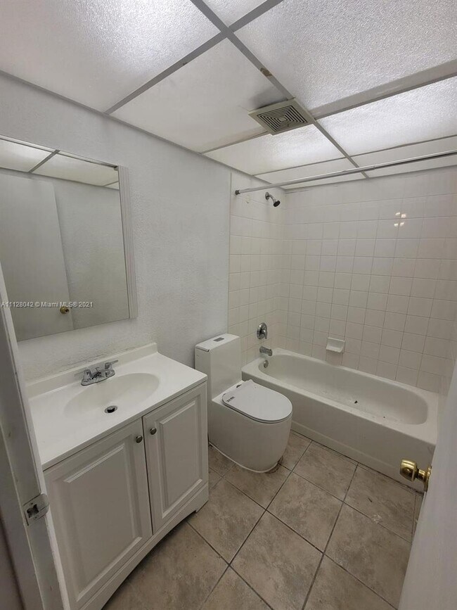 Foto del edificio - 4750 NW 9th Dr