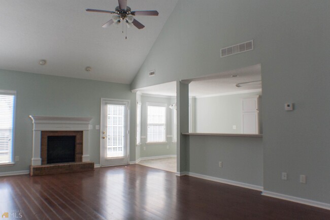 Building Photo - 41 Steeplechase Dr